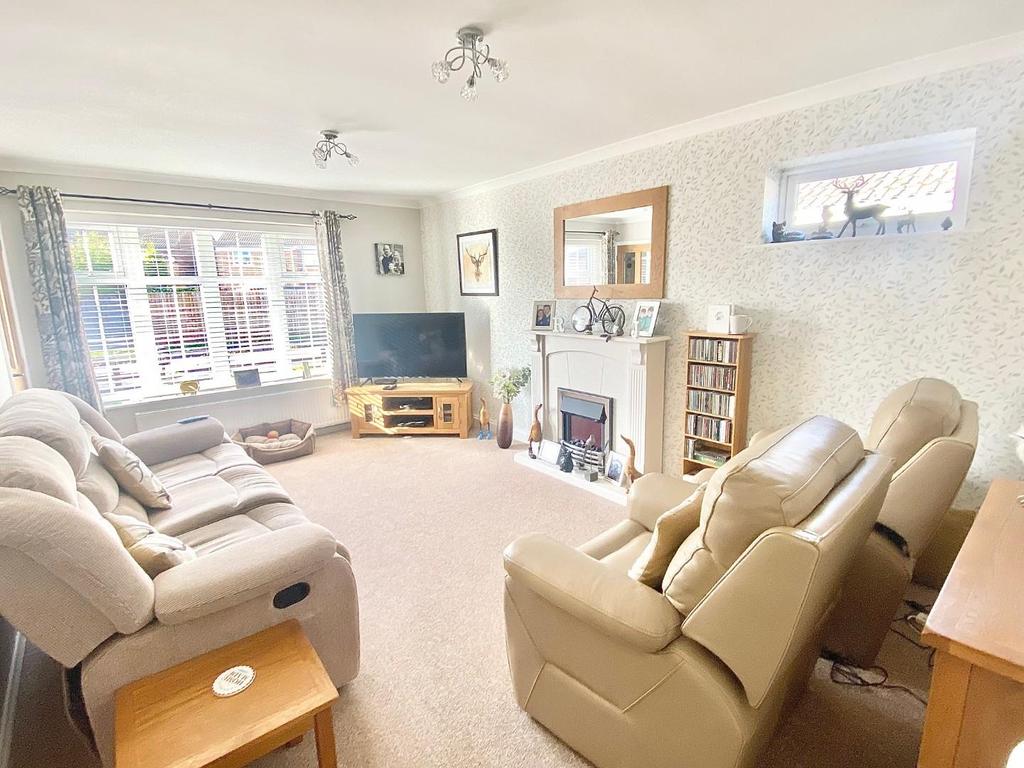 Brackenborough, Brixworth... 3 bed detached bungalow £300,000