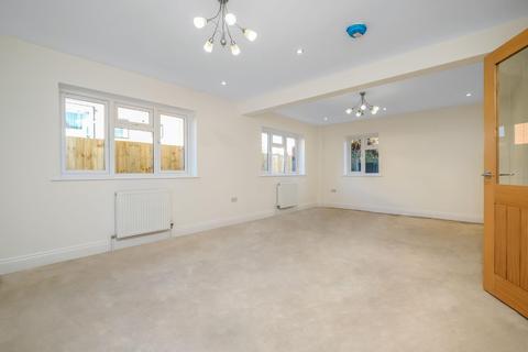 Travellers Rest Carmelite Way, Salisbury, SP1 2HL