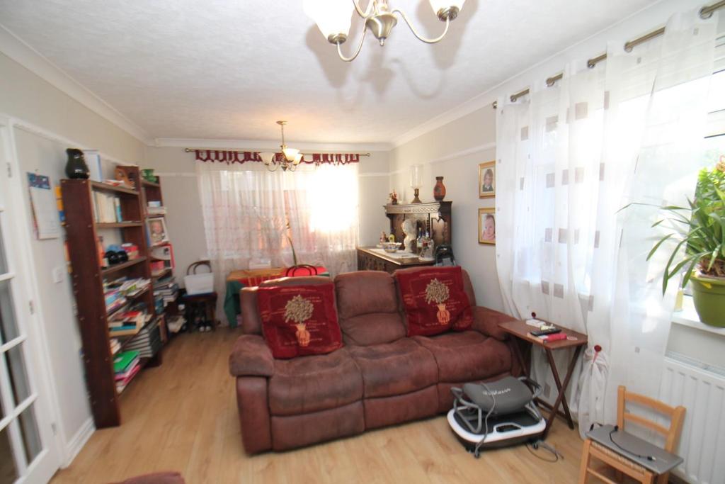 Cumbernauld Road, Thornaby, StocktonOnTees 3 bed link detached house
