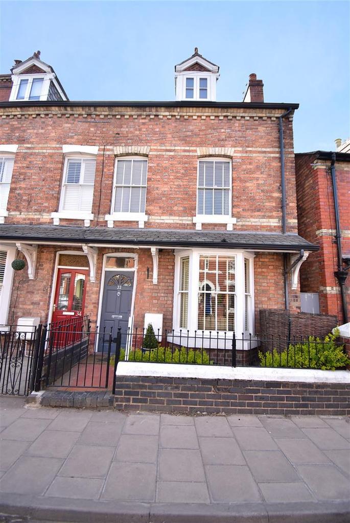32 Moreton Crescent front.jpg