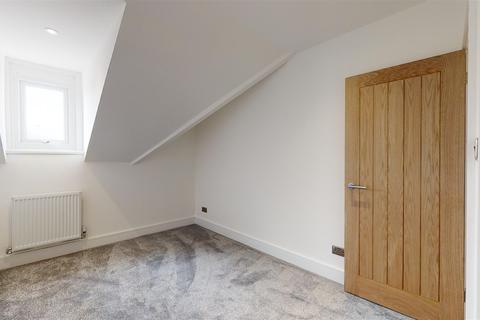 2 bedroom apartment to rent - Maison Dieu Road, Dover