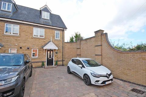 73 Shimbrooks, Great Leighs, Chelmsford, CM3 1SG