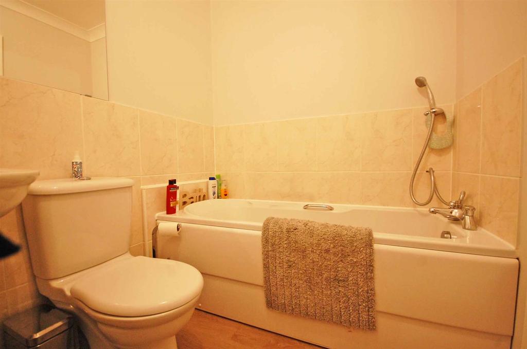 Bathroom1.jpg