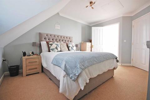 73 Shimbrooks, Great Leighs, Chelmsford, CM3 1SG