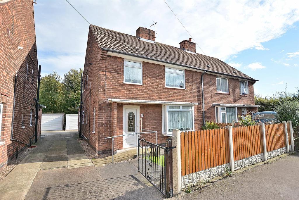 Dale Close, Langwith 3 bed semidetached house £145,000