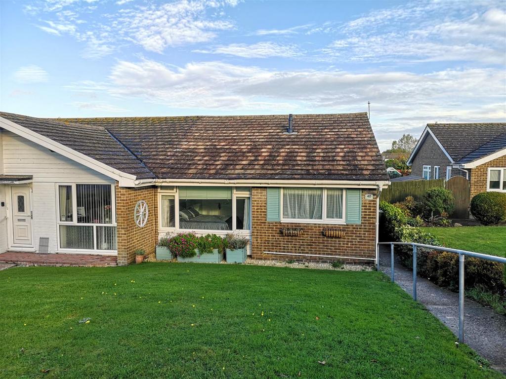Hazelwood Avenue, Eastbourne 3 bed semidetached bungalow £330,000