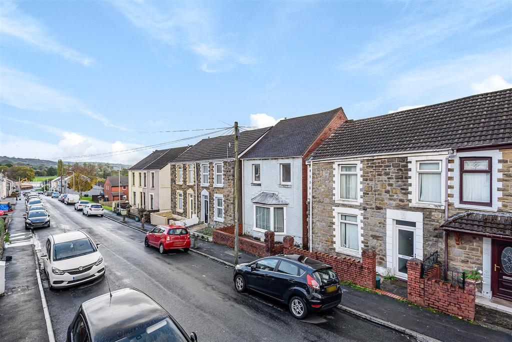 Waun Road, Morriston, Swansea 3 bed detached house £73,000
