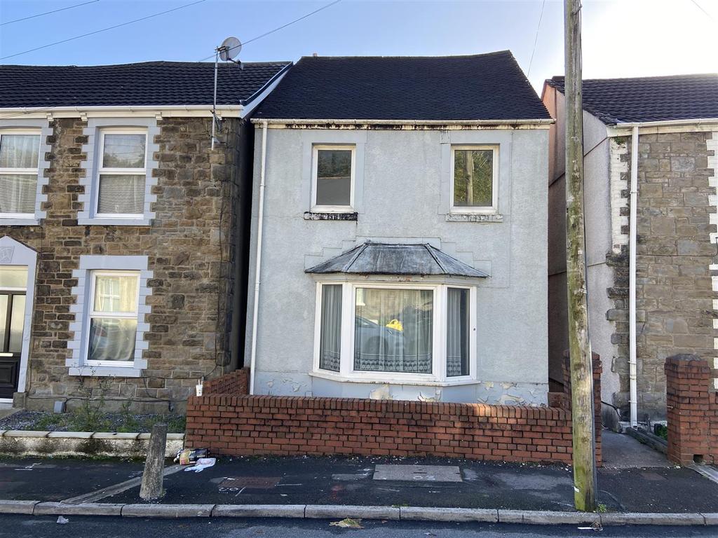 Waun Road, Morriston, Swansea 3 bed detached house £73,000