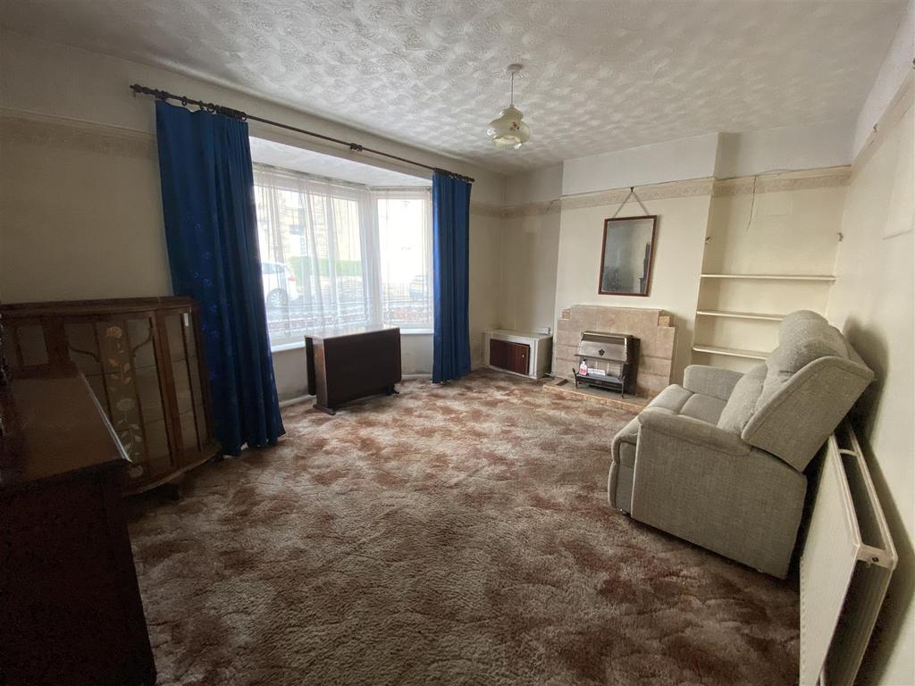 Waun Road, Morriston, Swansea 3 bed detached house £73,000