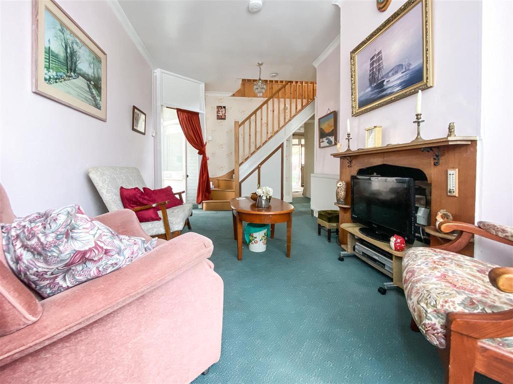 Castle Street, Portchester, 2 bed detached bungalow £300,000