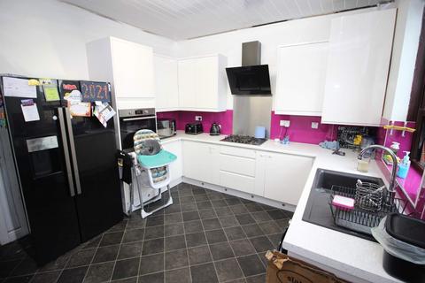 3 bedroom terraced house for sale - Rochdale, England