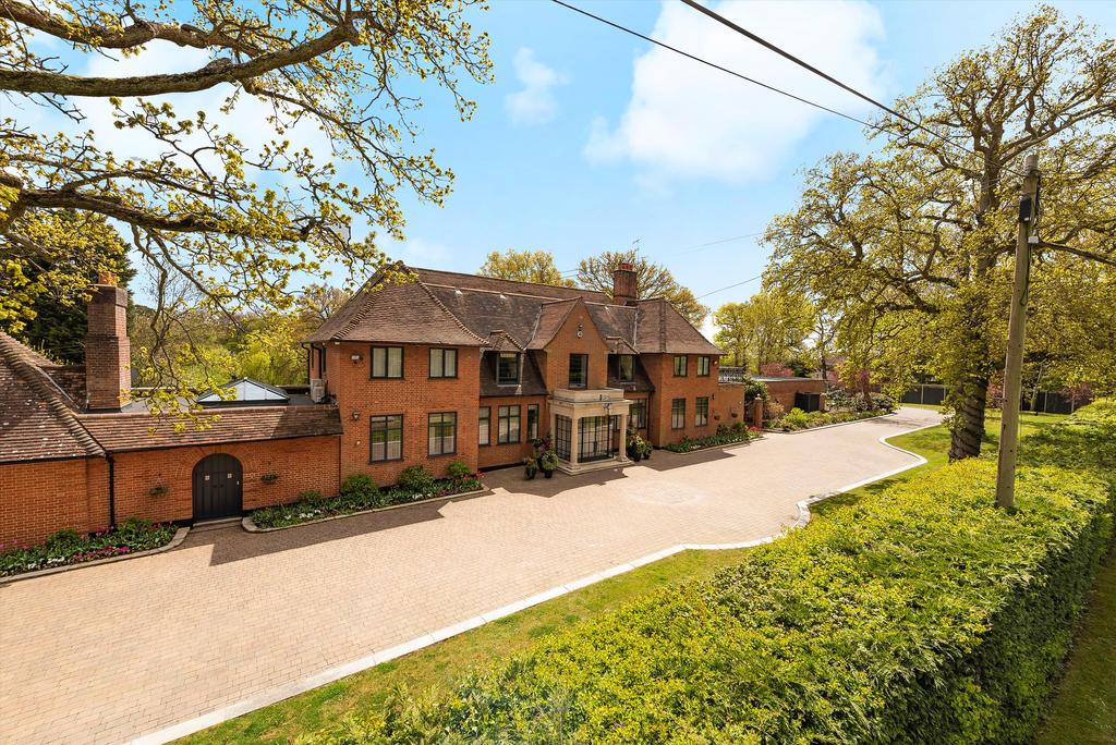 Carbone Hill, Cuffley, Herts, EN6. 10 bed detached house for sale £