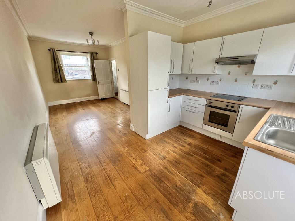 St. Margarets Road, Torquay, Devon, TQ1 2 bed terraced house £220,000
