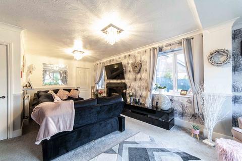 4 bedroom detached house for sale, Den Lane, Springhead, Saddleworth, OL4