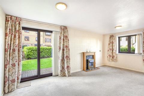 85 Riverside Close, London, E5 9SS