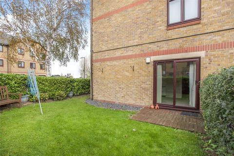 85 Riverside Close, London, E5 9SS