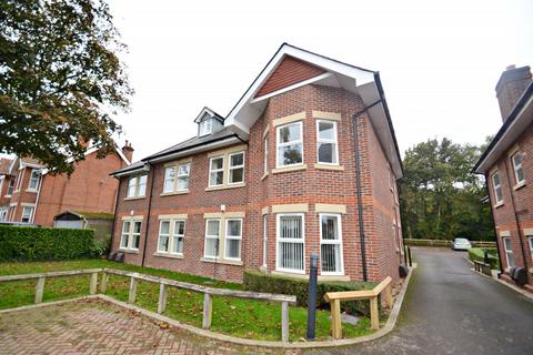 2 bedroom flat to rent, Broadstone