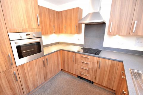 2 bedroom flat to rent, Broadstone