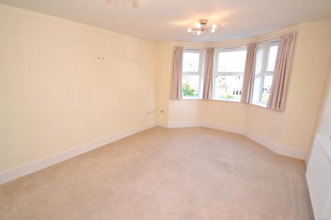 2 bedroom flat to rent, Broadstone