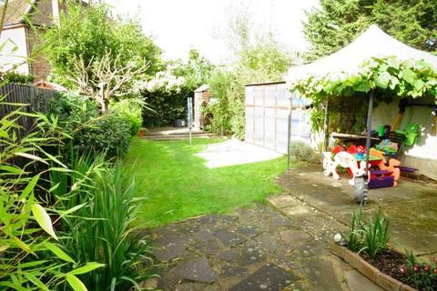 11 Springfield Road, Ashford, TW15 2LR