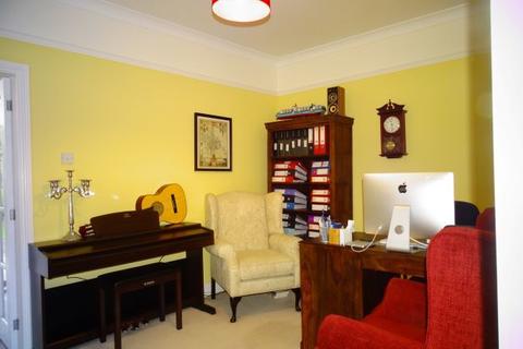 11 Springfield Road, Ashford, TW15 2LR