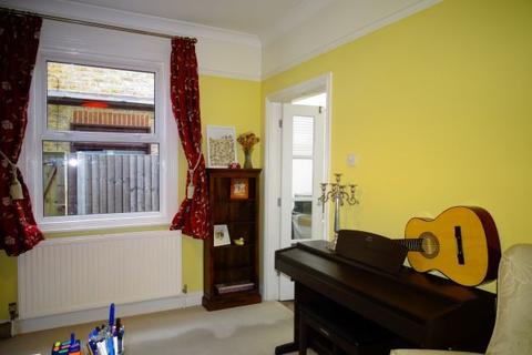 11 Springfield Road, Ashford, TW15 2LR