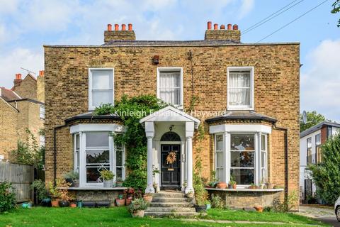 Flat B, The Elms Elm Lane, London, SE6 4LB