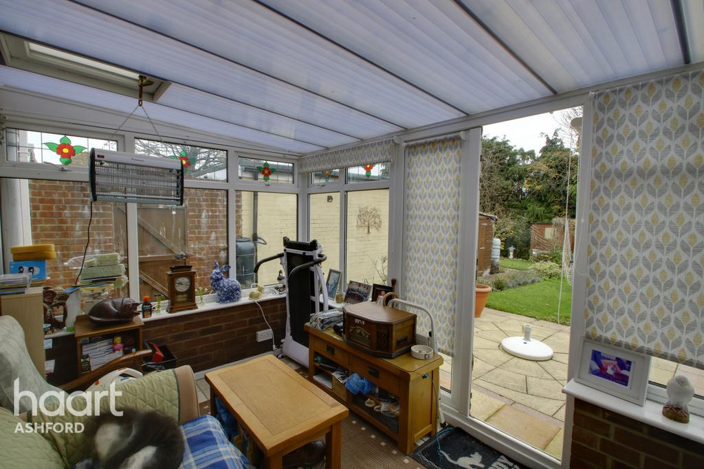 Rylands Road, Ashford 3 bed semidetached house £350,000