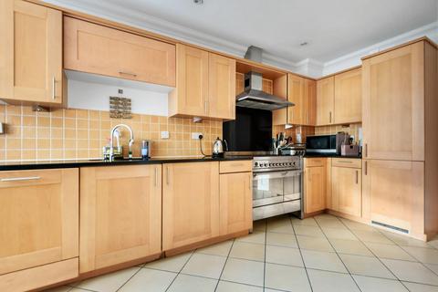 12 Deveraux Close, Beckenham, BR3 3GW