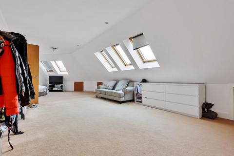 12 Deveraux Close, Beckenham, BR3 3GW