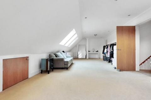 12 Deveraux Close, Beckenham, BR3 3GW