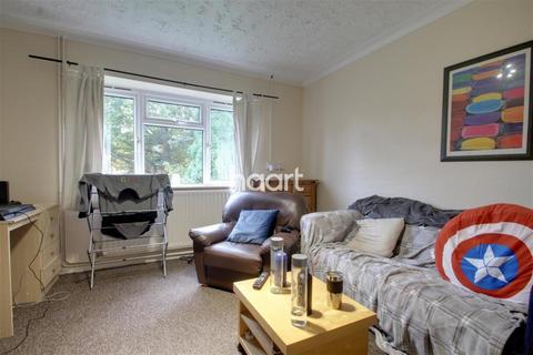 4 bedroom semi-detached house to rent, Sharpley Road