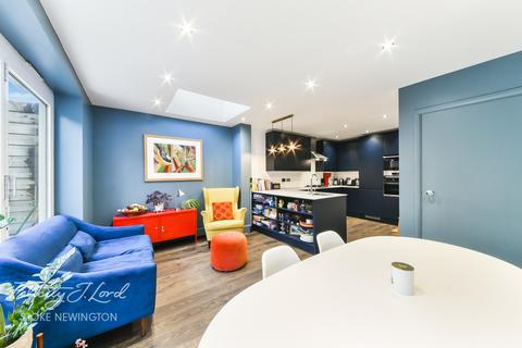 80 Belgrade Road, London, N16 8DJ