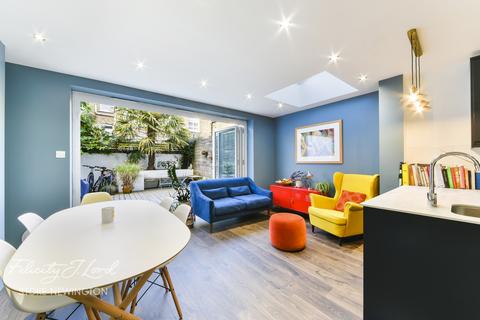 80 Belgrade Road, London, N16 8DJ