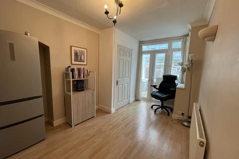 30 Thurlow Gardens, Ilford, IG6 2UU