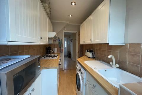 30 Thurlow Gardens, Ilford, IG6 2UU