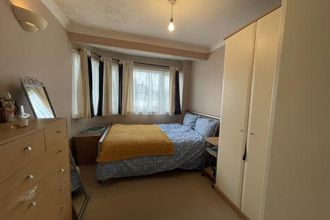 30 Thurlow Gardens, Ilford, IG6 2UU