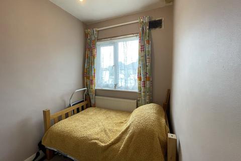 30 Thurlow Gardens, Ilford, IG6 2UU