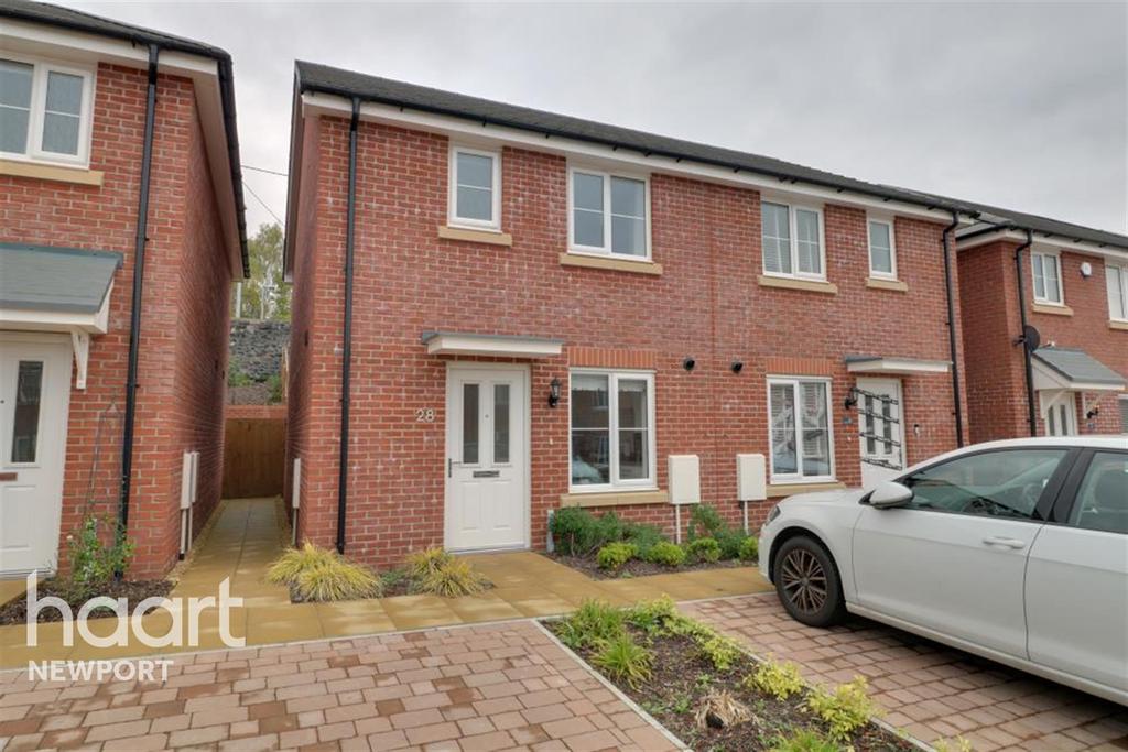 Brabazon Road, Rogerstone 3 bed semidetached house £1,000 pcm (£231 pw)