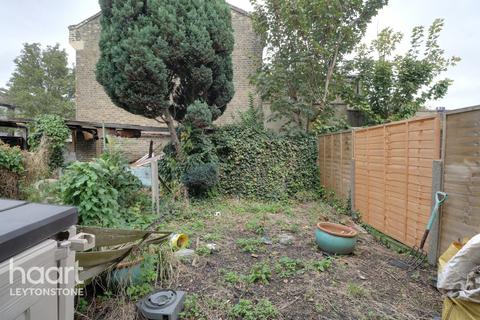 106 Selby Road, London, E11 3LR