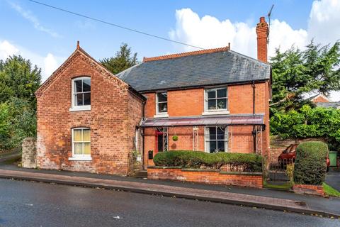 74 Bargates, Leominster, HR6 8QS