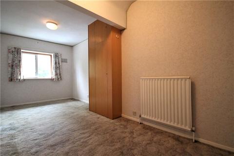 13 Raymond Crescent, Guildford, GU2 7SU