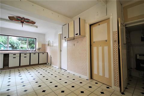 13 Raymond Crescent, Guildford, GU2 7SU