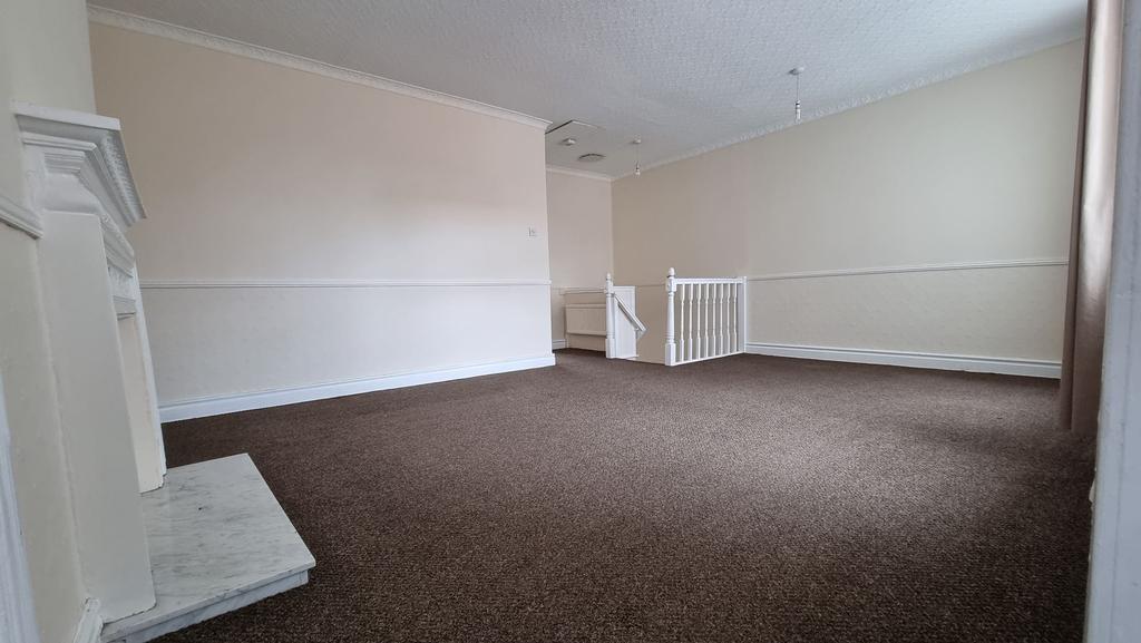 Victoria Terrace, Bedlington, Northumberland, NE22 5QE 2 bed flat £