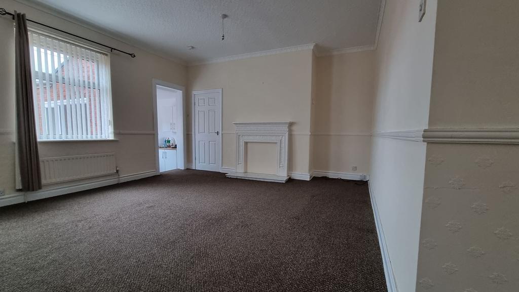 Victoria Terrace, Bedlington, Northumberland, NE22 5QE 2 bed flat £