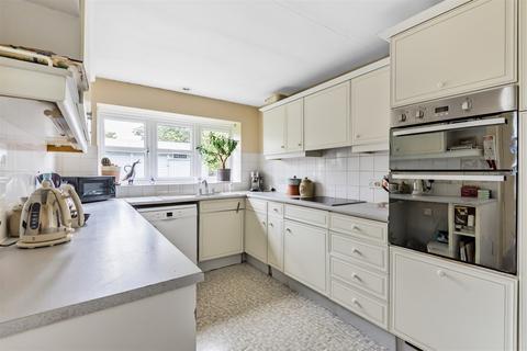 Pippins Barnham Road, Eastergate, Chichester, PO20 3RT