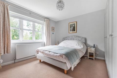 Pippins Barnham Road, Eastergate, Chichester, PO20 3RT