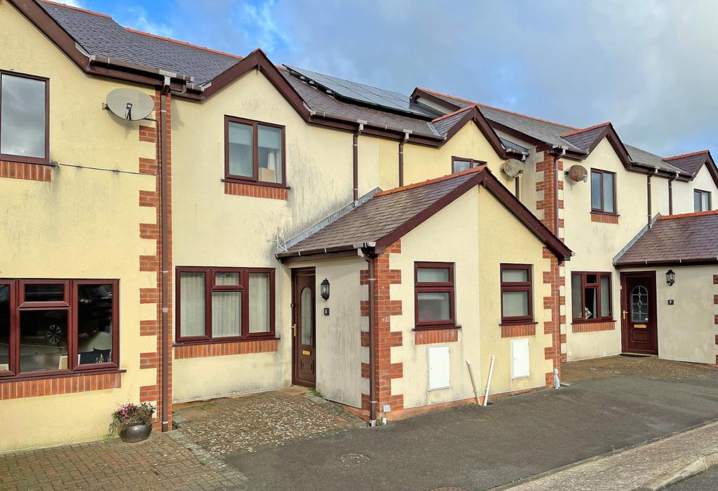 Maes Capel, Cemaes Bay, Ynys Mon, LL67 2 bed terraced house £170,000