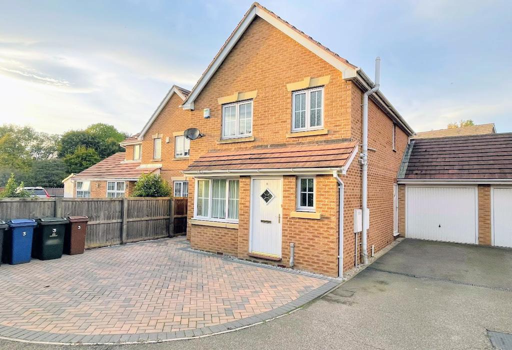 Town Lands Close, Wombwell, Barnsley... 3 bed link detached house £