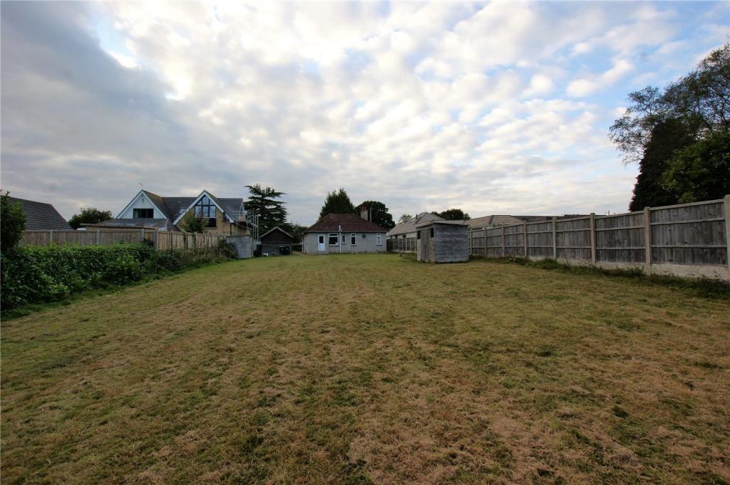 Highfield Road, Corfe Mullen, Wimborne, Dorset, BH21 3PE 2 bed bungalow
